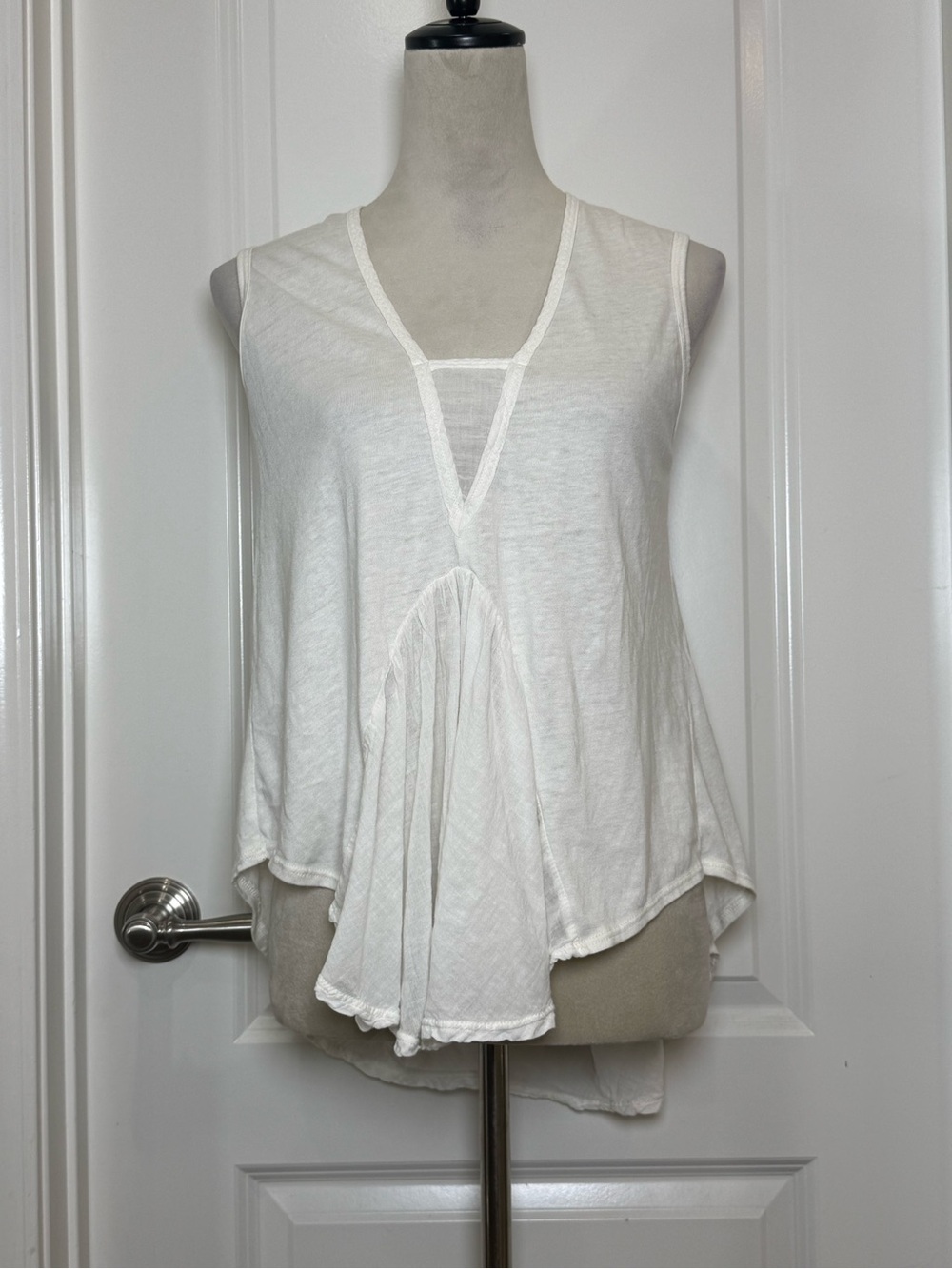 Anthropologie Left of Center Women's White Sleeveless Flowy Tank Top